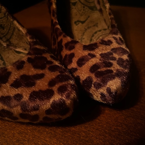 Leopard Print Heels - Picture 4 of 6